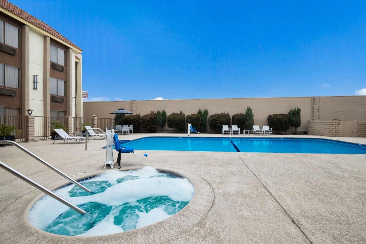 Best Western Norwalk Inn Εξωτερικό φωτογραφία