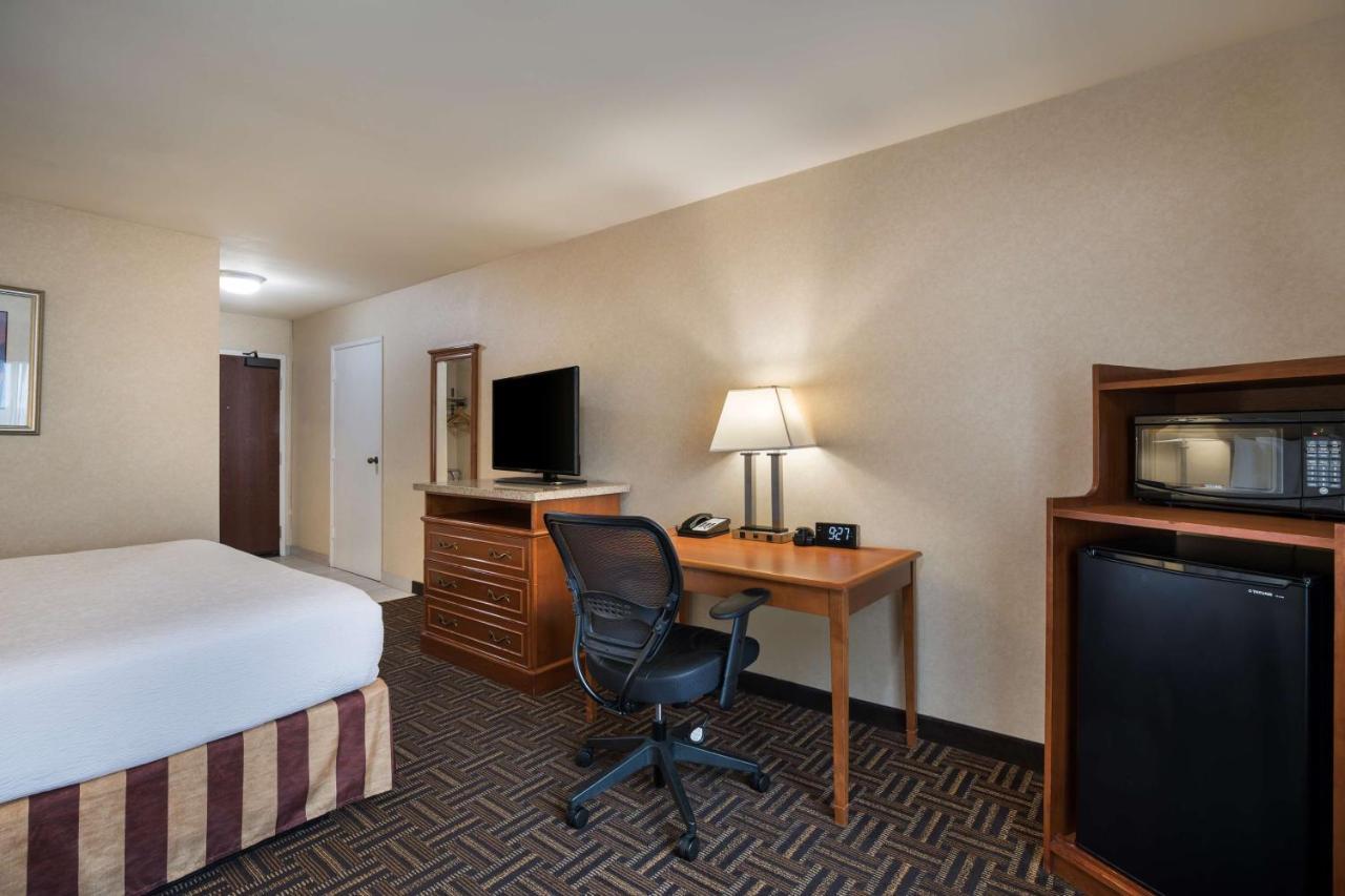 Best Western Norwalk Inn Εξωτερικό φωτογραφία