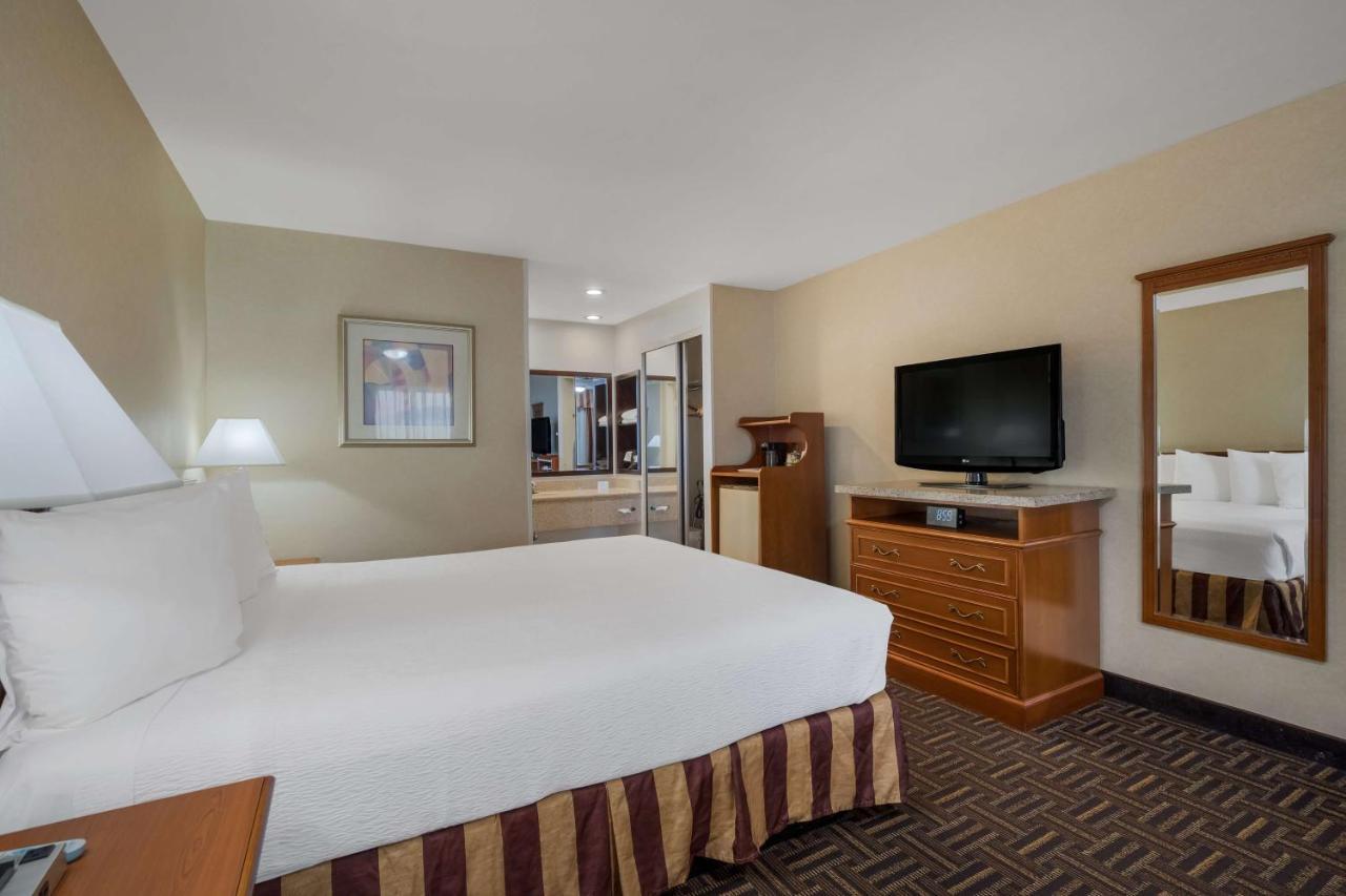 Best Western Norwalk Inn Εξωτερικό φωτογραφία