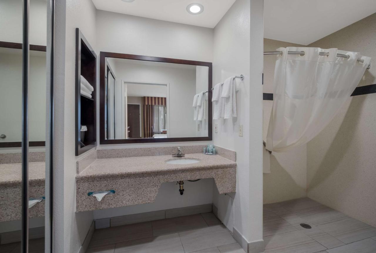 Best Western Norwalk Inn Εξωτερικό φωτογραφία